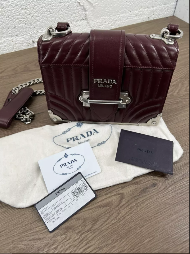 PDA CAHIER CROSSBODY PURSE/HANDBAG, BURGUNDY LEATHER CHAIN STRAP # (WCP014470)