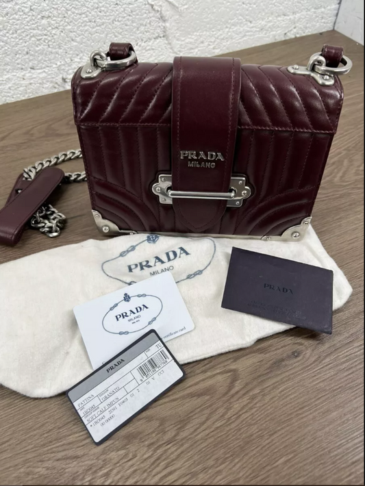 PDA CAHIER CROSSBODY PURSE/HANDBAG, BURGUNDY LEATHER CHAIN STRAP # (WCP014470)