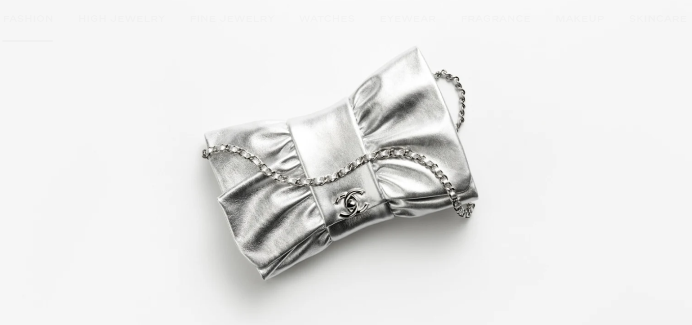 Fall-Winter 2024/25 Pre-Collection   Clutch   Metallic Lambskin & Silver-Tone Metal
