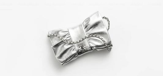 Fall-Winter 2024/25 Pre-Collection   Clutch   Metallic Lambskin & Silver-Tone Metal